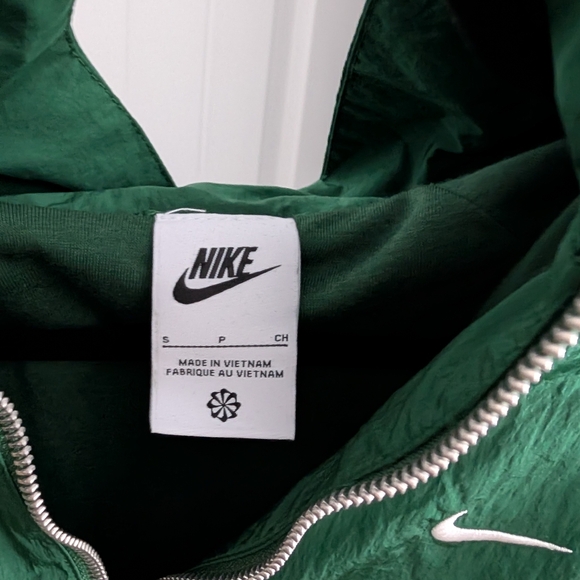 Nike Green Windbreaker Jacket with White Piping - Picture 2 of 3